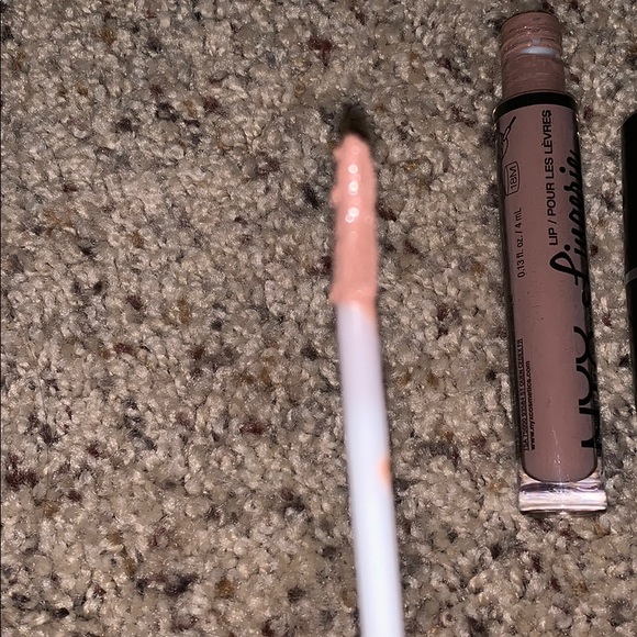 Matte lip - Picture 2 of 3